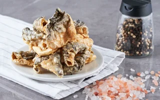 Закуска BASA рыбья кожа с соленым яйцом-MS. ELAINE + 84 375 431 541