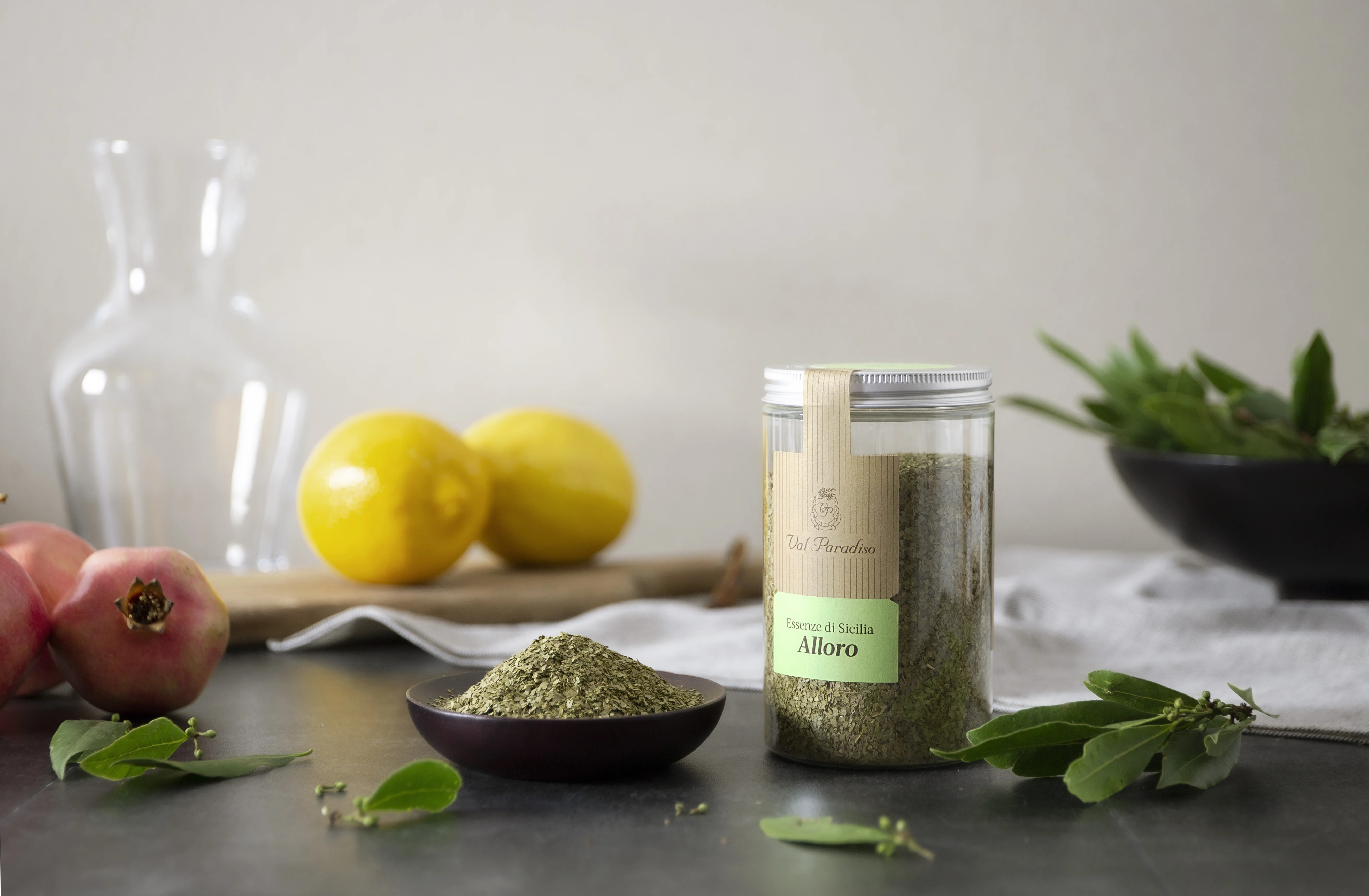 NO GMO Italian high quality sicily product used in Mediterranean cuisine Laurus Nobilis l. Jars of 45 g