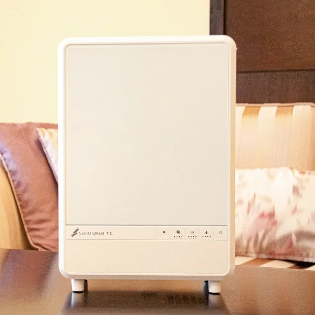 Ultrasonic atomizer for hypochlorite water built-in tank replaceable ultrasonic oscillator