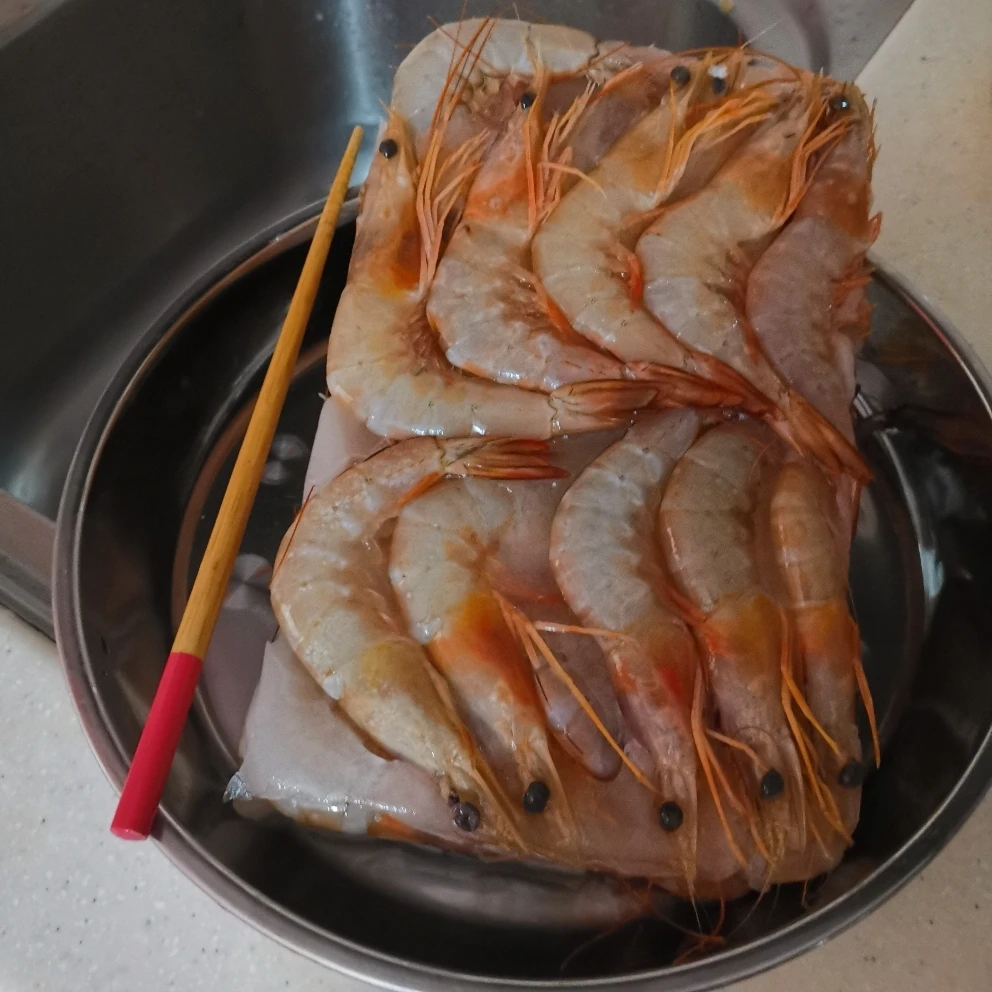  Морепродукты марки MiCAN FOOD свежие замороженные белые креветки из