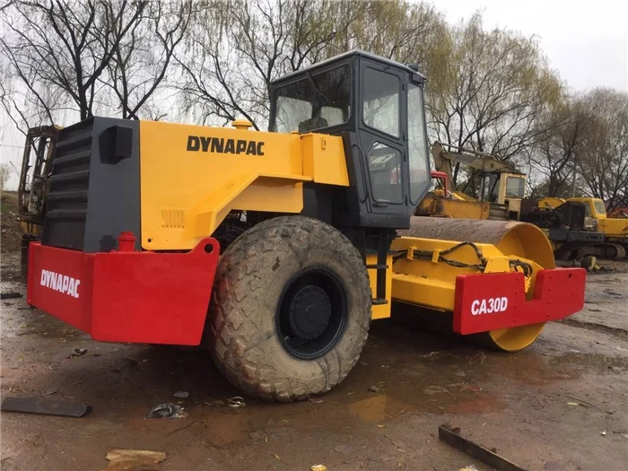 Хорошее состояние разумная цена дорожный каток Dynapac CA30D 10 тонн. Подержанный уплотнитель CA25 CA25D