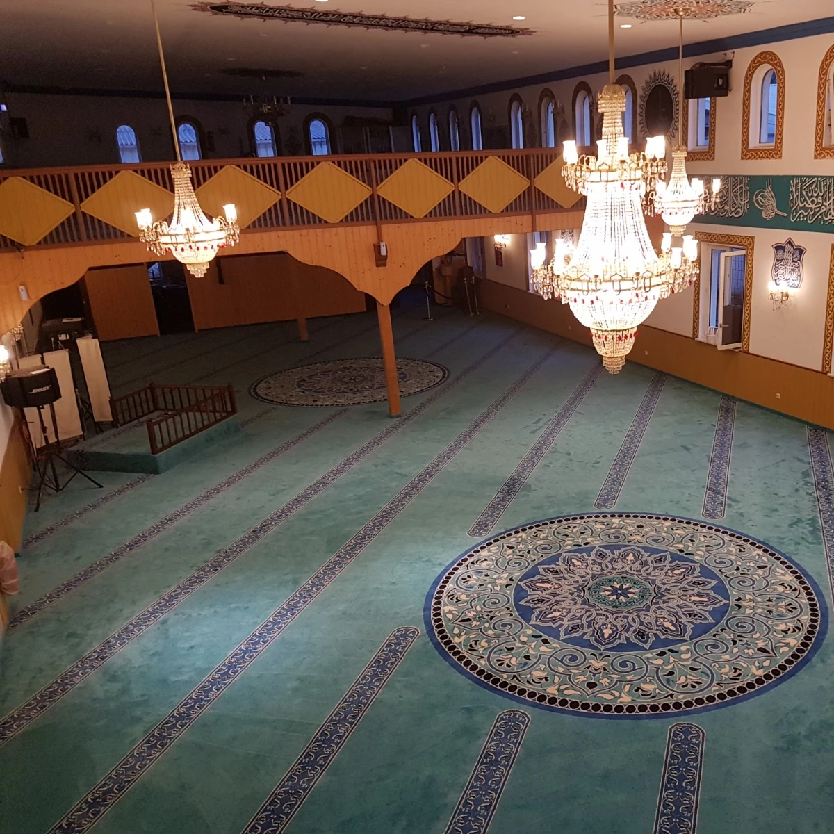 Top quality Muslim carpet prayer Mosque carpet wholesale best quality and best price Wall to Wall Mosque Carpet