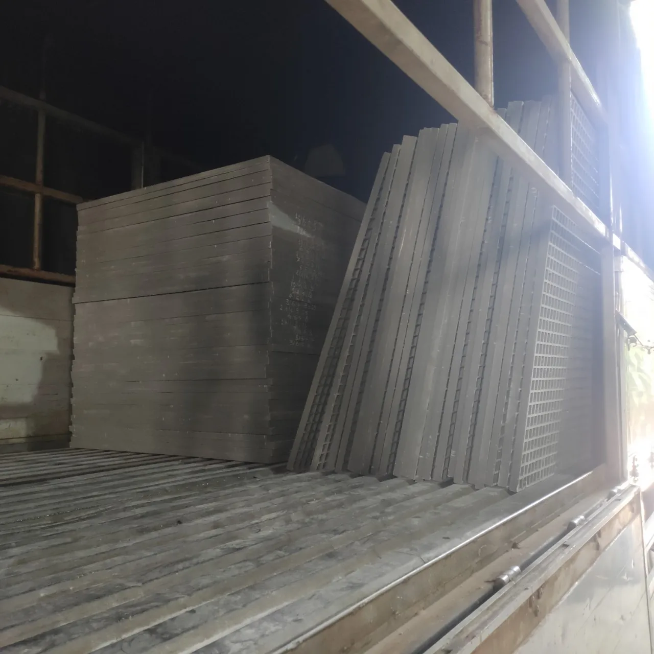 Anti-slip Flame Retardant Molded Composite Grating FRP Gray with Glass Fiber and Additives