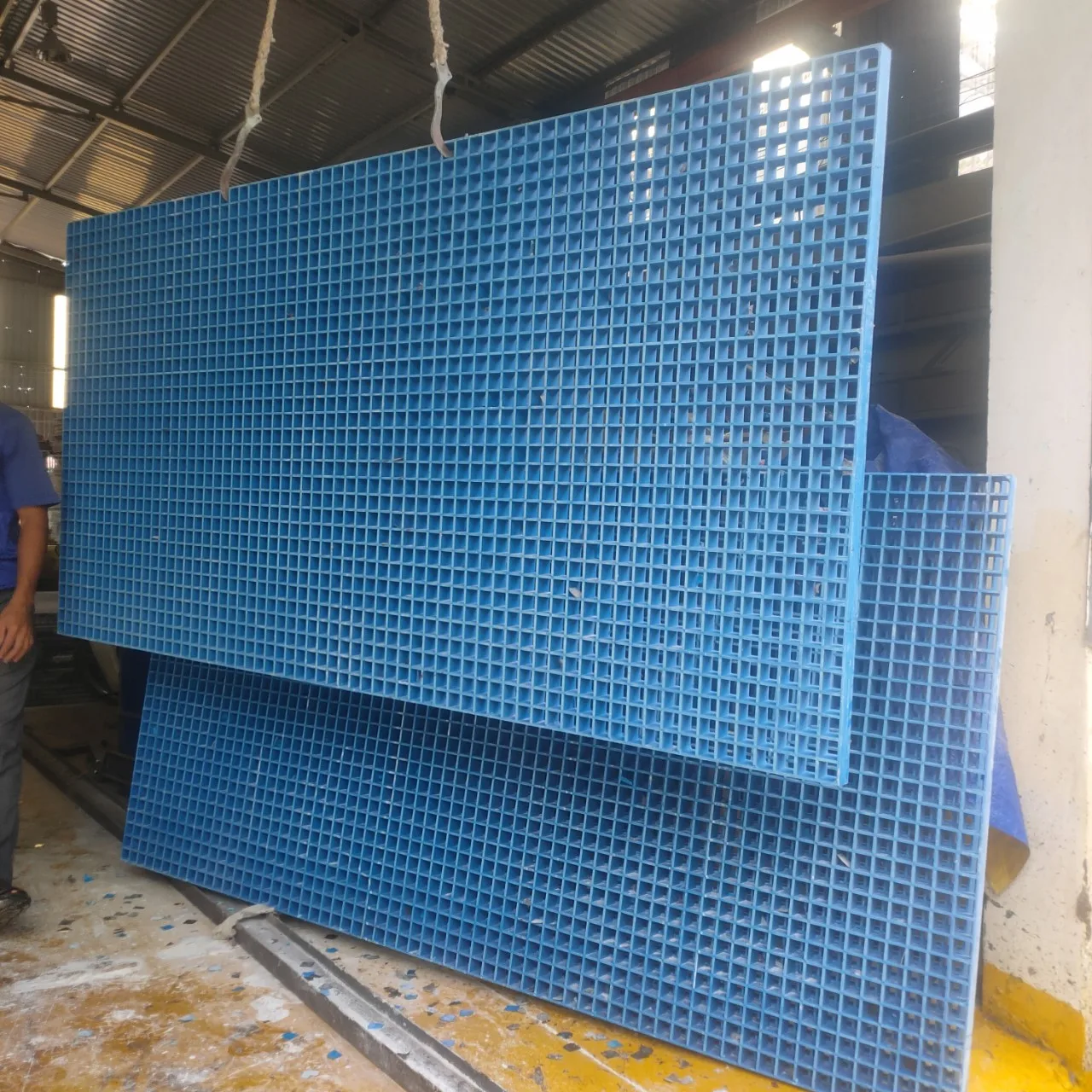 50  - 100 kg Non-conductive Flame Retardant Acid Resistant Composite Grating FRP Blue