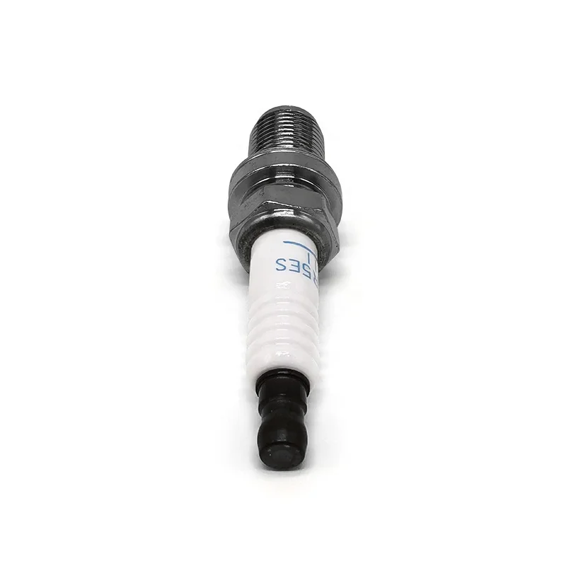 Образец доступен для автомобильного двигателя OEM 18814-11051 BKR5ES-11 Свеча зажигания подходит для Hyundai Elantra Accent