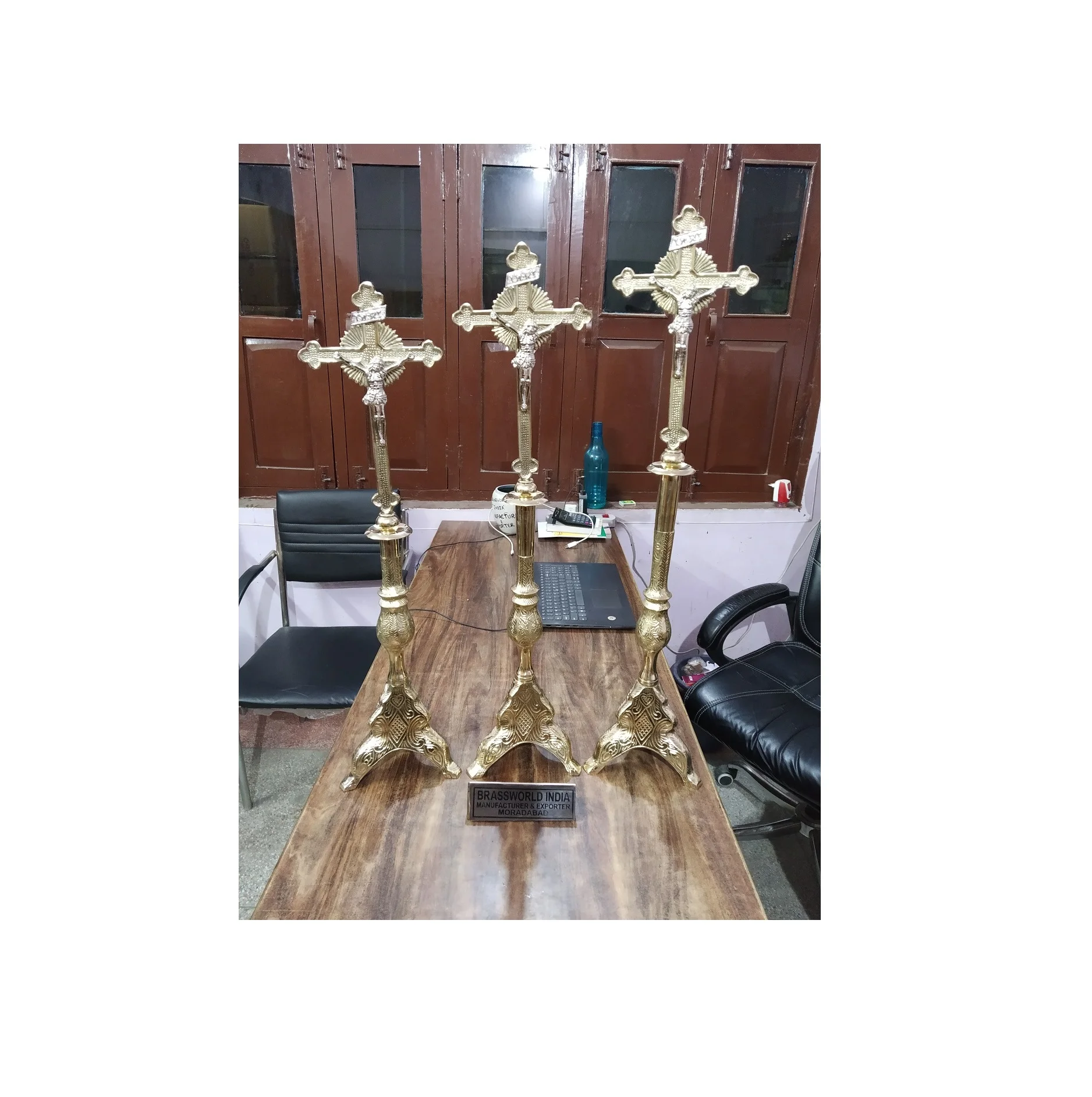BRASS ALTER CROSS WITH JESUS CHRIST THREE PIECES CHURCH SUPPLIES Brassworld India