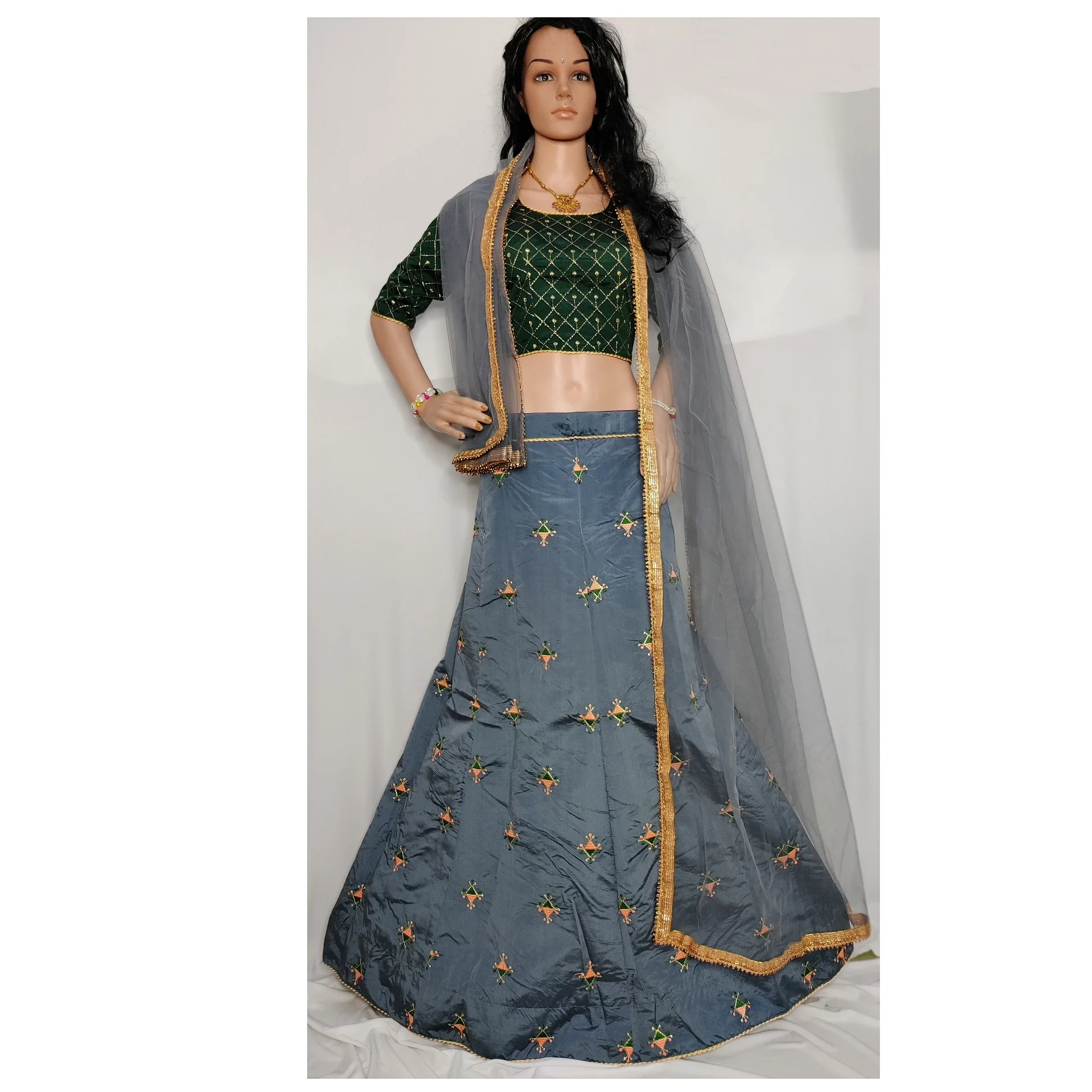 
LEHENGA CHOLI 