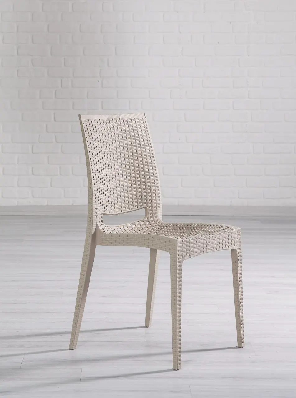 Rattan High Demand Products Luxury Patio Garden Sets Modern Outdoor Furniture Rattan 1 Dinner Table 4 chair