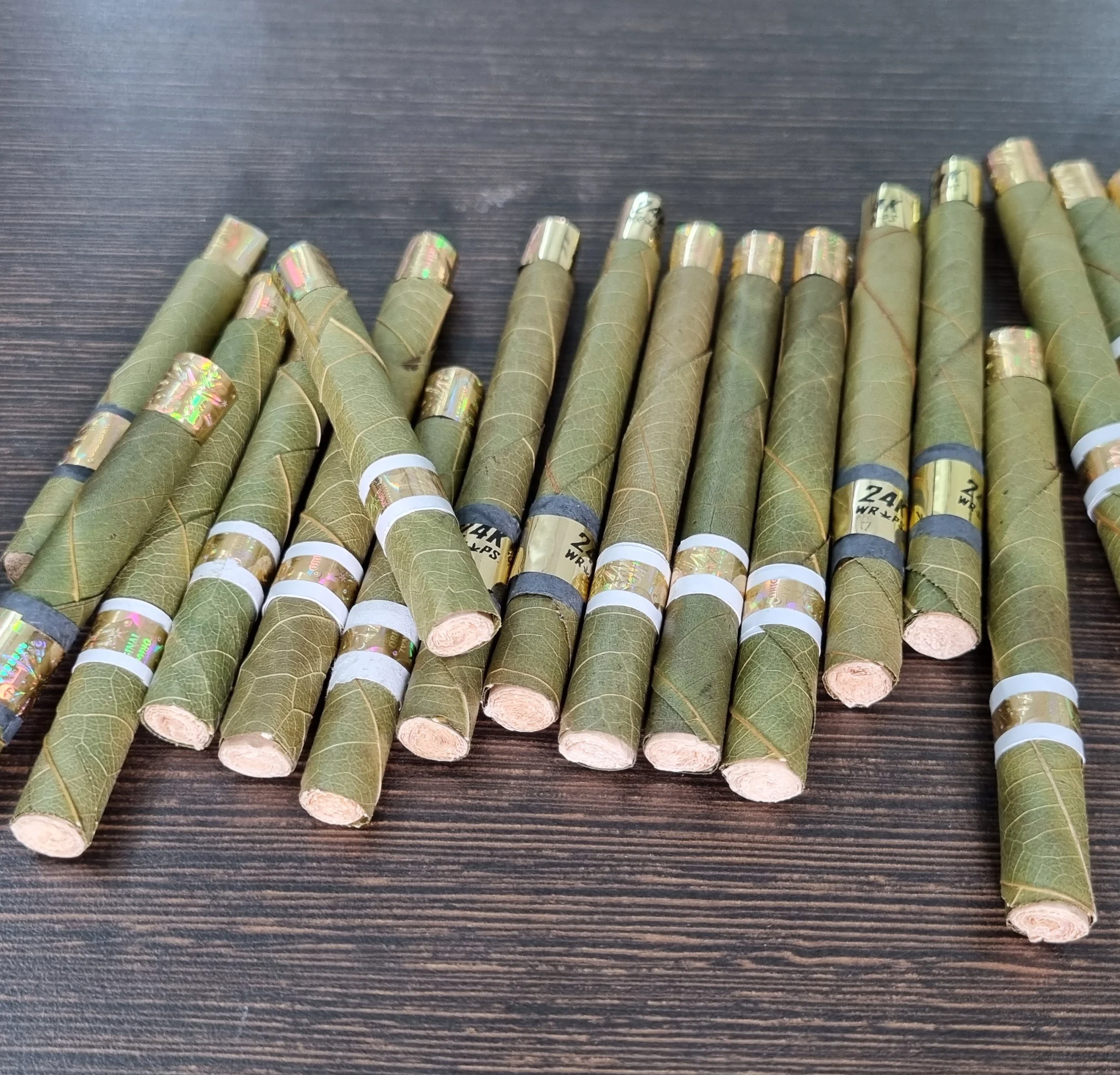 Большие партии OEM Cordia и Tendu свернутые листья все размеры King Queen ролики Пальмовые Листья фильтры под заказ предварительно конусы tendu для