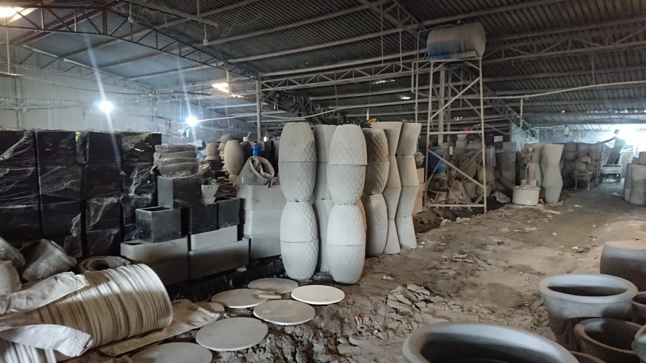 Concrete Pots/ Concrete High Cube Plant Pots / Home & Garden