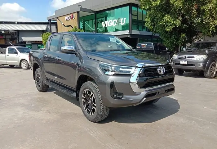 Подержанная игрушка ota hilux