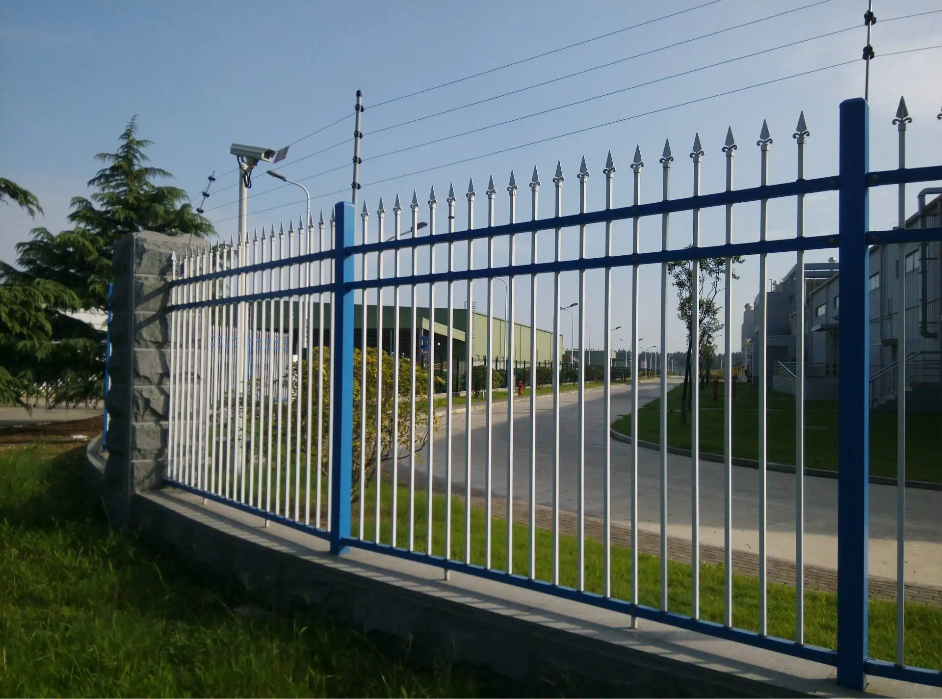 PVC Coated security fencing Housing Fencing HSE-C126 model finishing frame type metal packaging safe for export