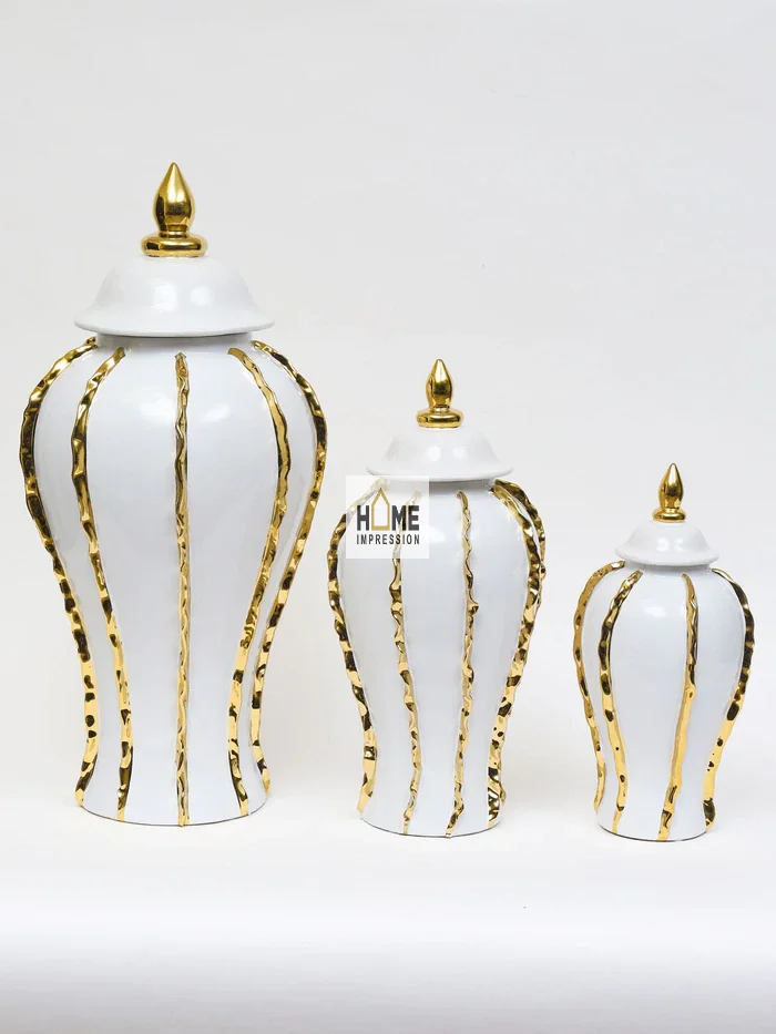 Gold Plinth Decorative Floor Metal Vases Designer Antique Handmade Metal Vases Large Outdoor Metal Gold Vases