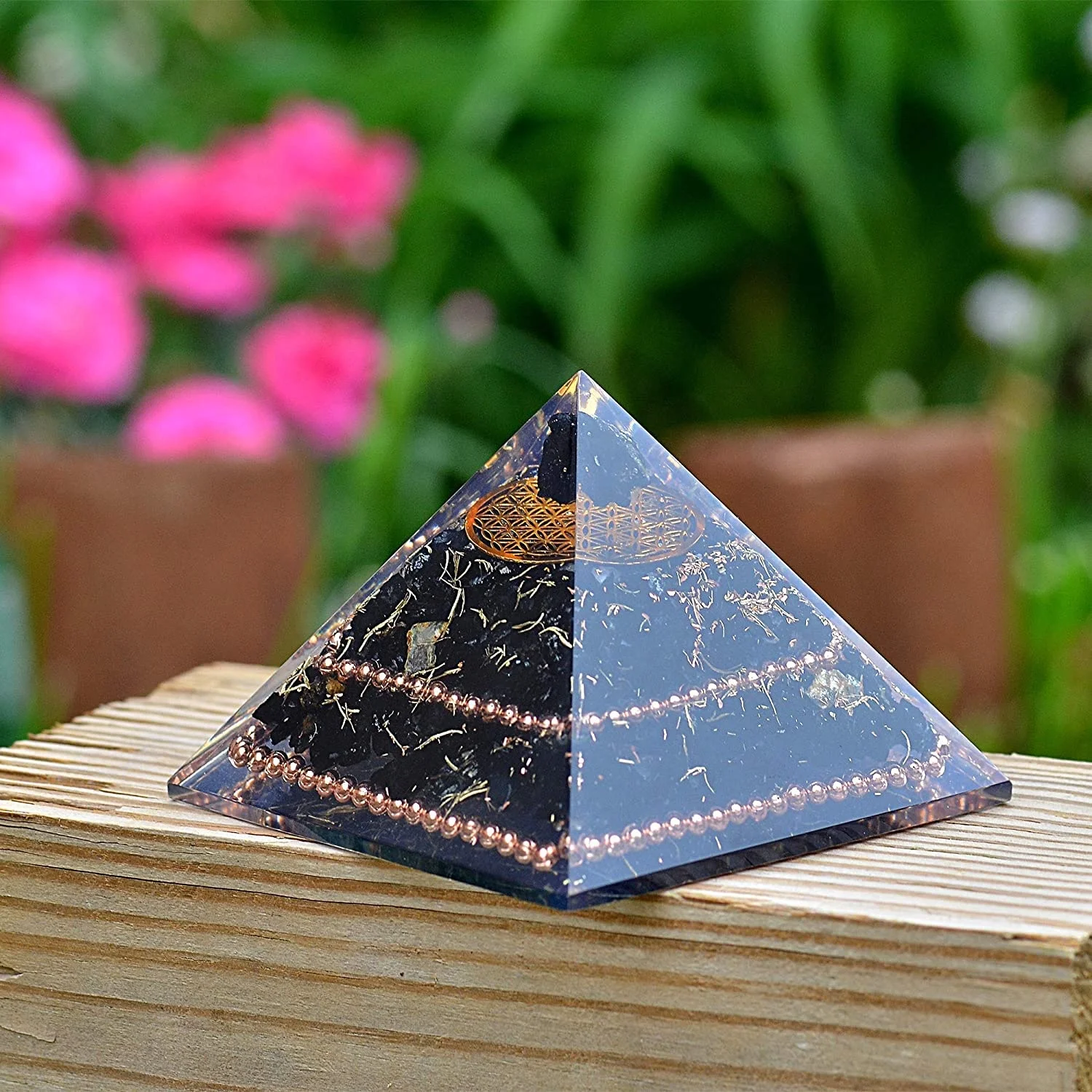 Best selling orgone pyramid with black tourmaline crystal stone energy generator orgonite piramid high quality crystal