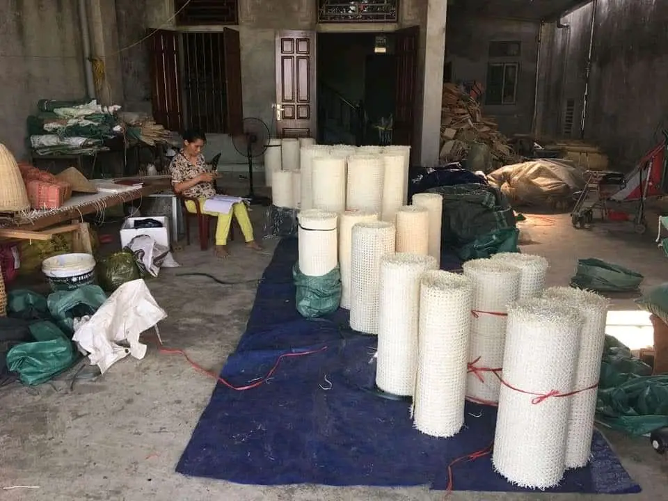 Ротанговый тростник из натуральной сетки по заводской цене, рулон ткани, отбеленный ротанговый тростниковый материал для мебели