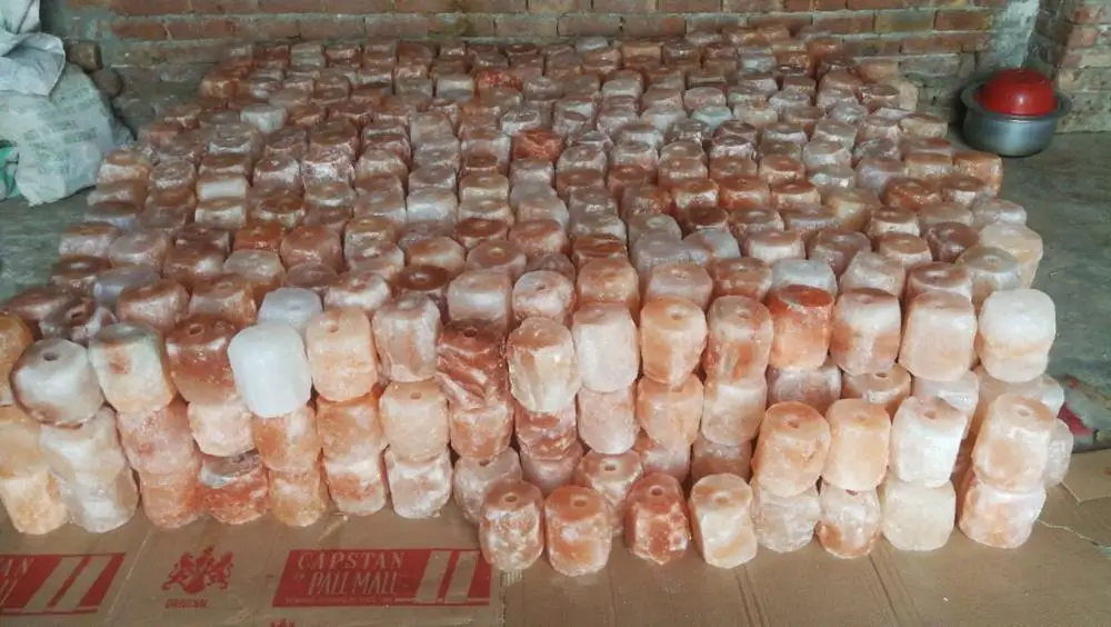 
HIMALAYN SALT LICKS FOR CACATTLE 