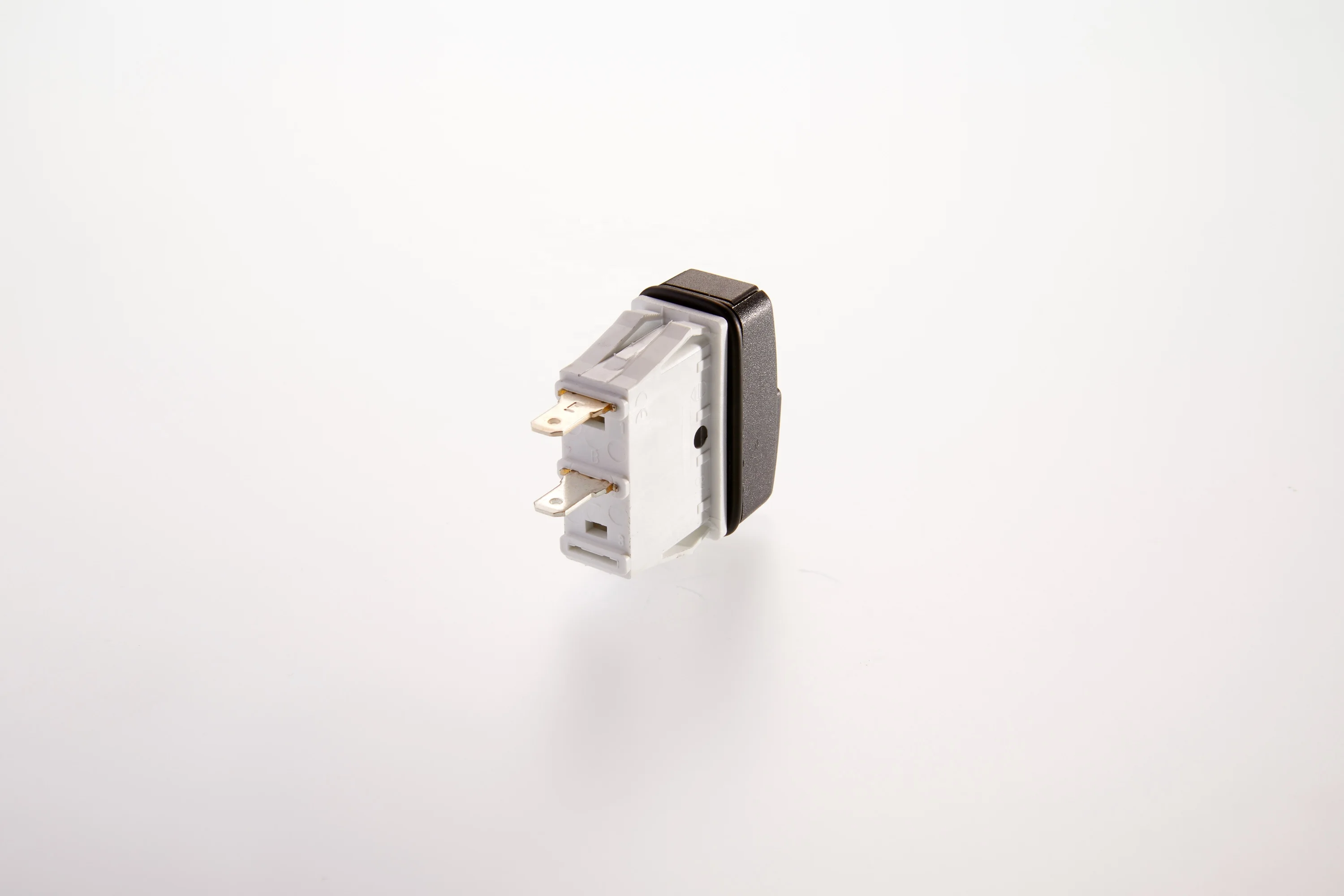 
Everel Waterproof rocker Switch SXA3 / SXA4 (single/double pole) 