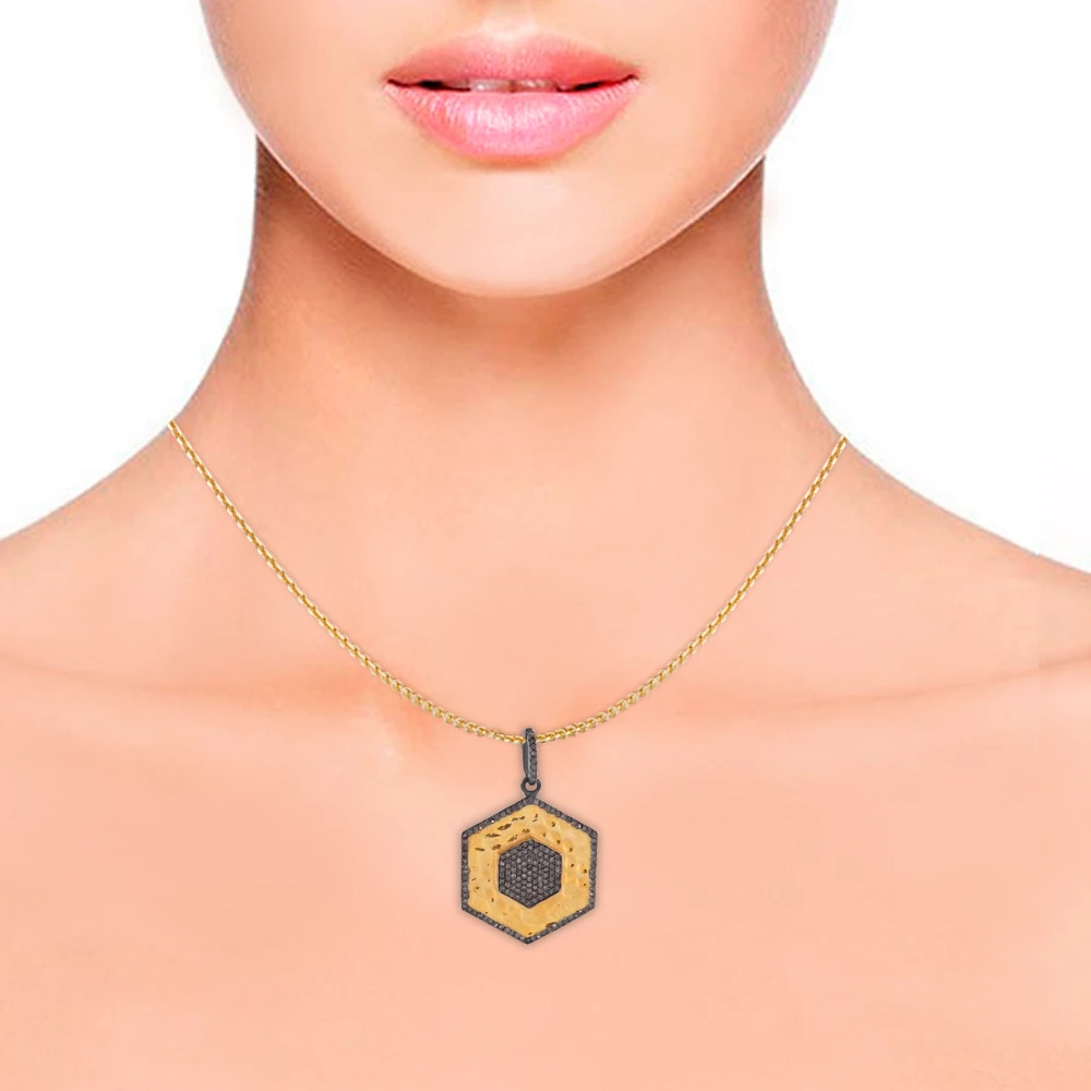 Champagne Pave Diamond Designer Hexagon Shaped Yellow Vermeil Hammered 925 Silver Designer Charm Pendant Jewelry Wholesale
