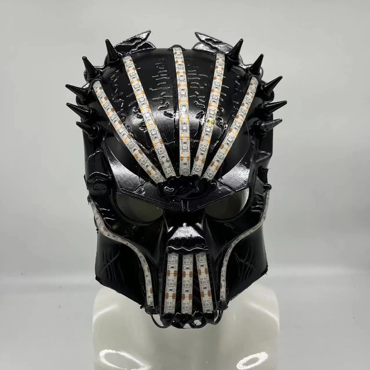 2022 New Design Hand Made Customized Predator Mask Light Up Mask for Cosplay Halloween Party