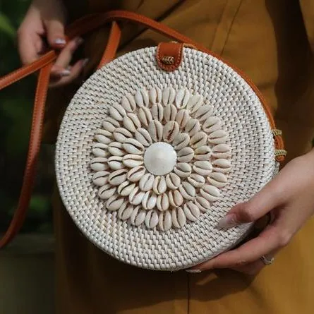 Wholesale cheapest natural rattan bag with shell summer must have from Vietnam