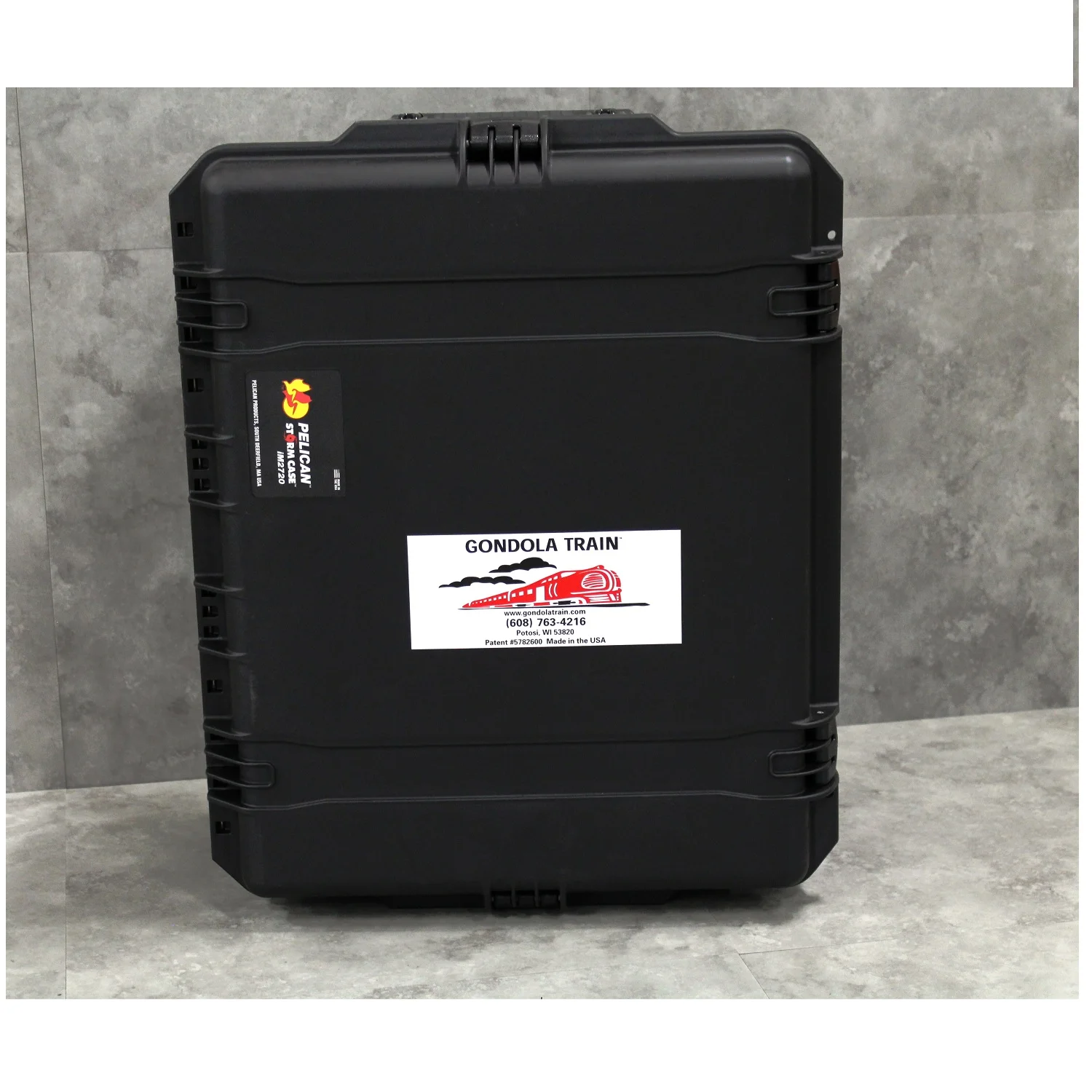 Great Quality  Keep track of your Speed Skate inventory with the Heavy Duty Case w/ Wheels and 20 Silver Streak Speed Skates!