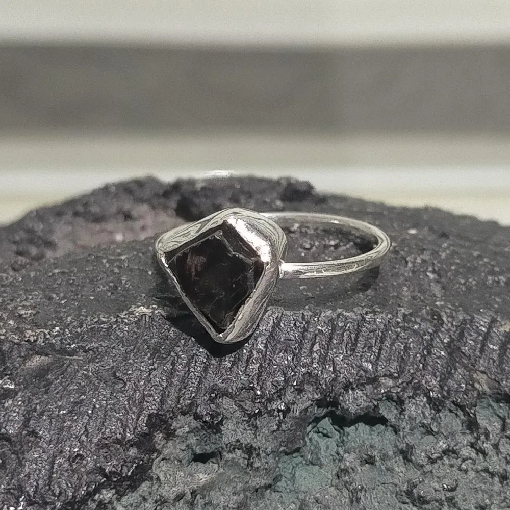 Beautiful 925 Sterling Silver Hot Selling Raw Shungite Gemstone Ring 925 Sterling Silver Raw Shungite Gemstone Ring