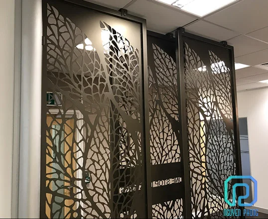 Толщина 2-3 мм для металлической перегородки стен офисной