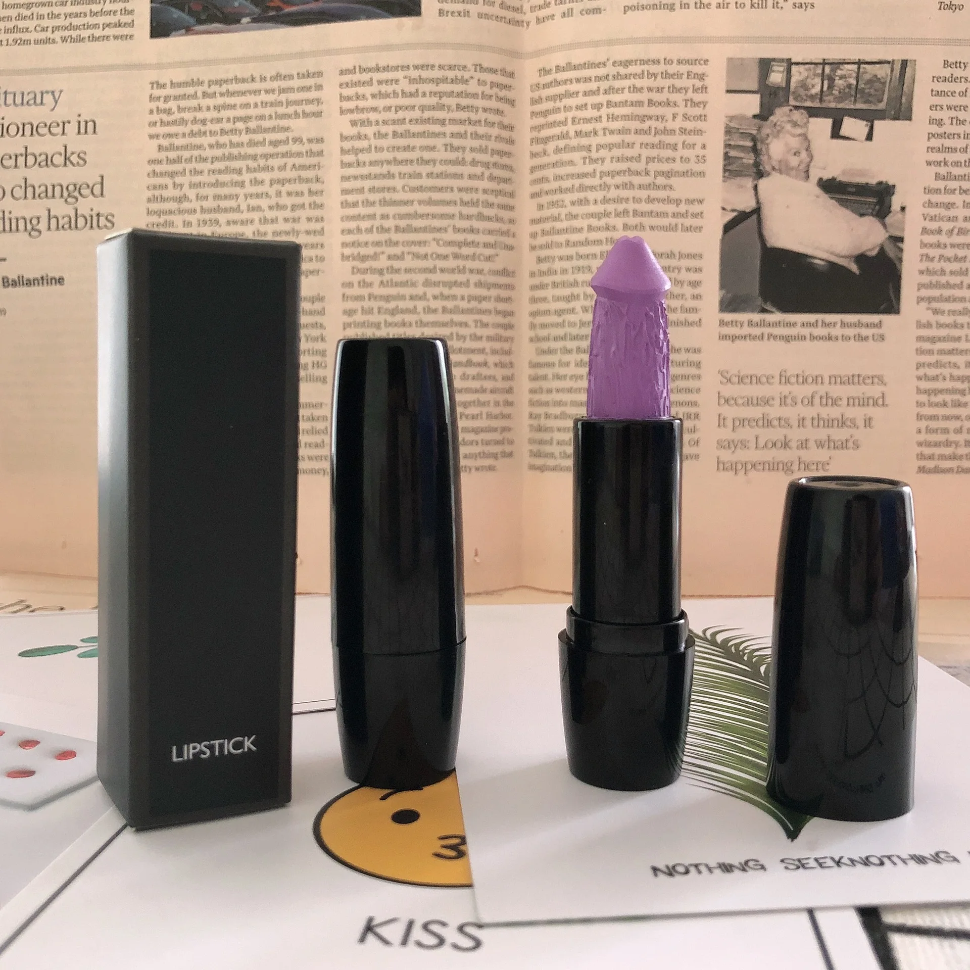 Melason Wholesale OEM Brand No Logo Penis Shaped Lipstick  Mushroom Lipstick Long Lasting Moisture Rouge Pop sexy Matte Lipstick