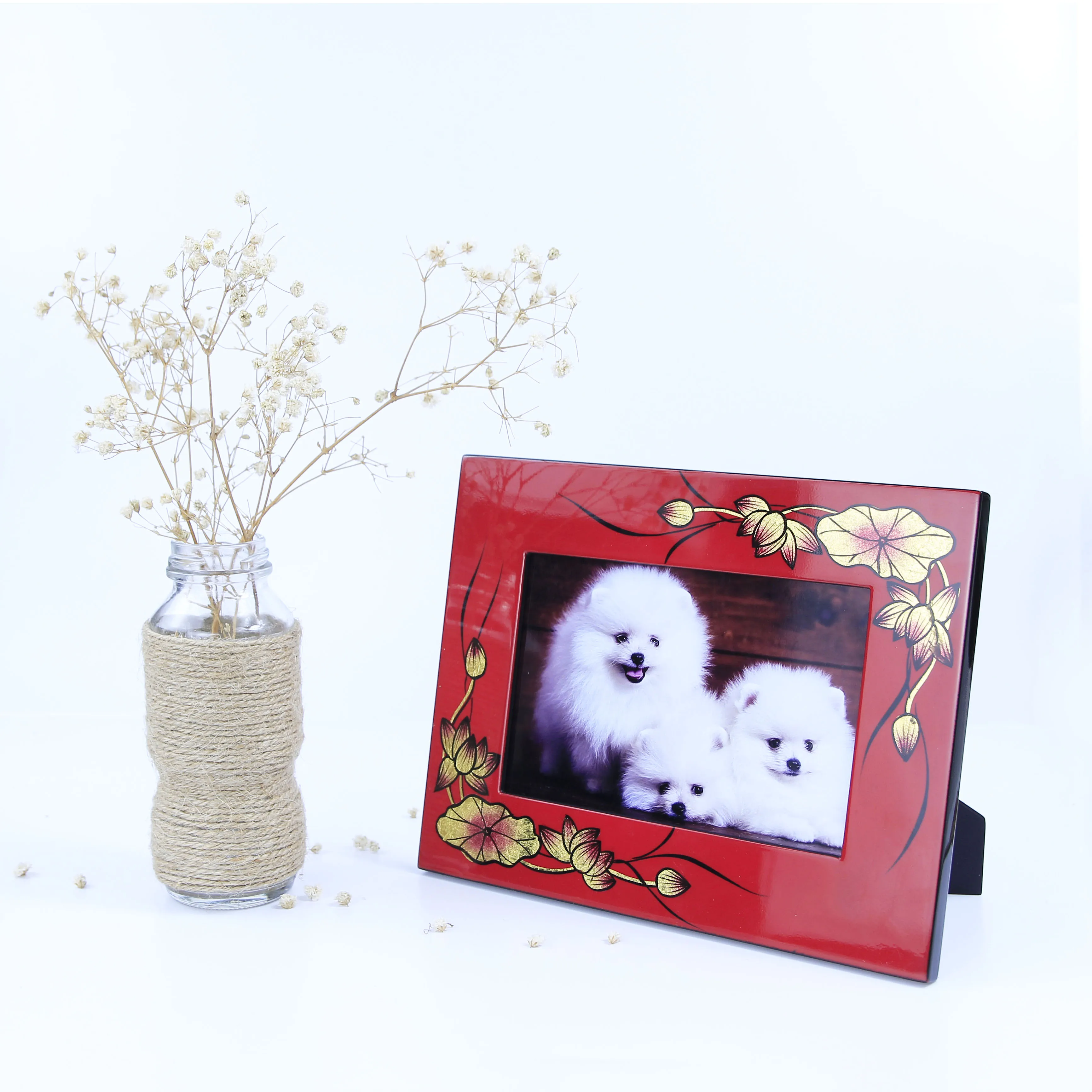 
Wholesale Multi-Color Unbreakable Modern Design Handicraft Custom Eco Friendly Wooden Gold Leaf Lacquer Lotus Photo Frame 