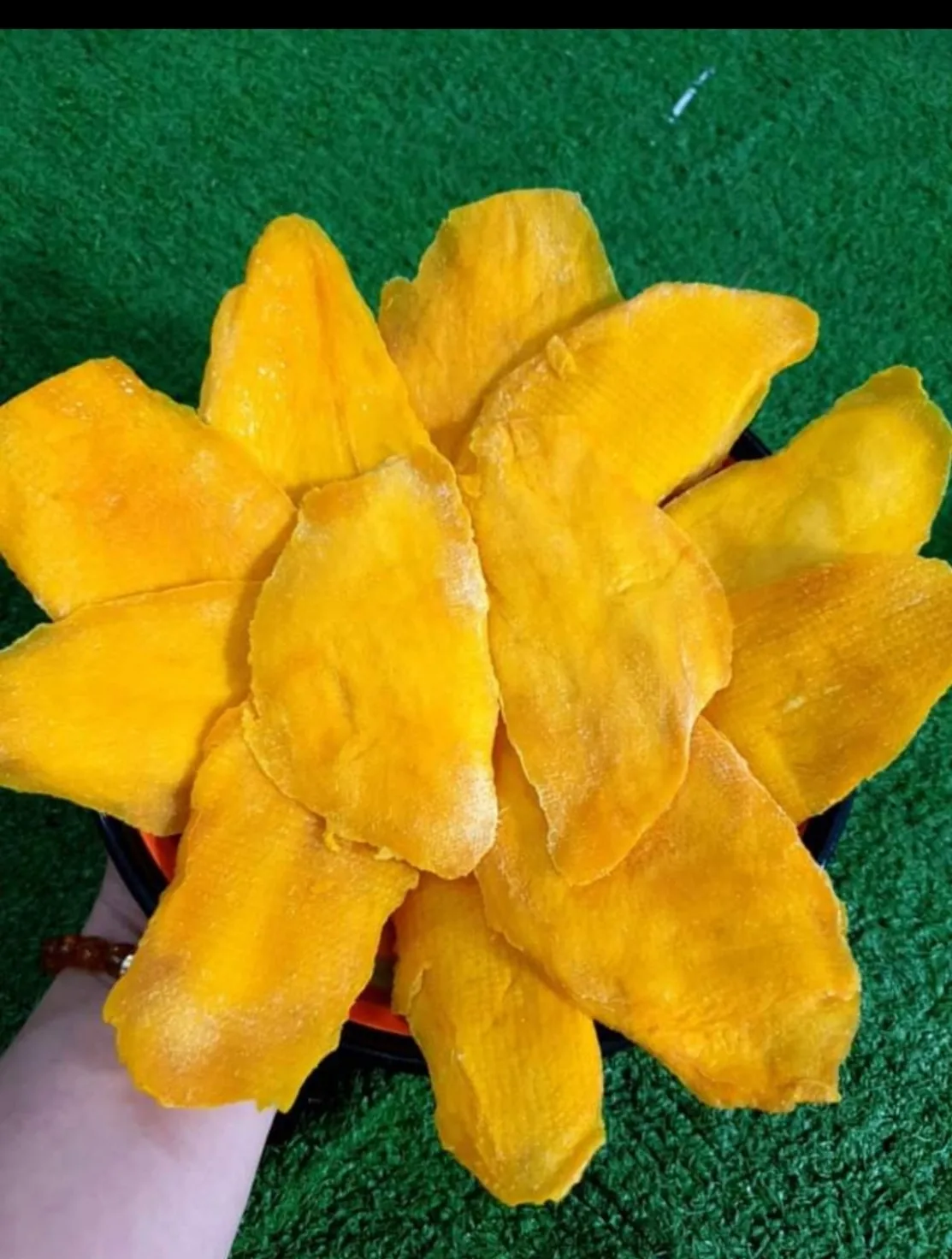 WHOLESALE  PRICE NATURAL COLOR HIGH QUALITY DRIED SOFT MANGO SLICED FOR EXPORT SHIPPING FROM VIETNAM