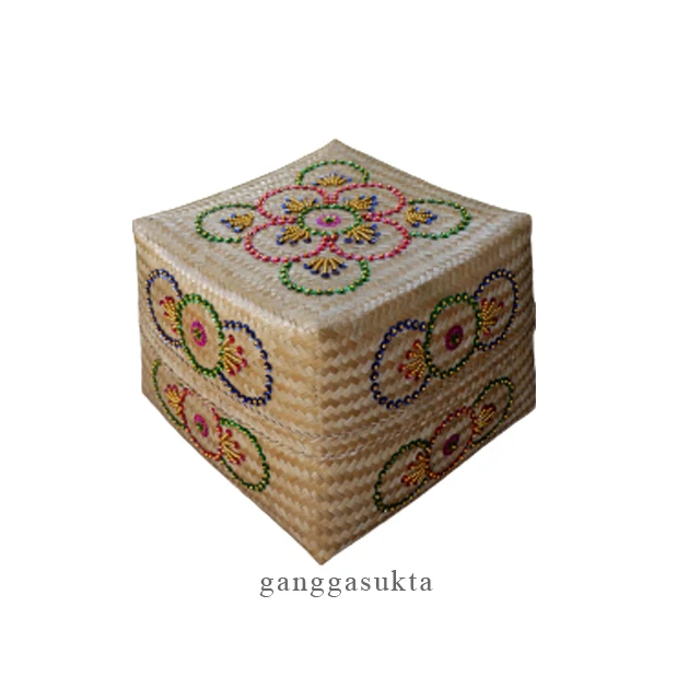 Natural Basket Bamboo with beads Home Accessories Handbag Gift Customized Colors