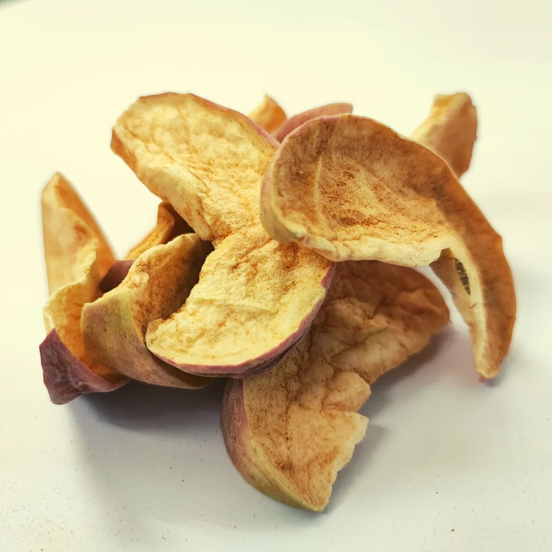 Delicious Freeze Dried Red Apple Cinnamon in bulk style Dried Red Apple Wholesale Healthy Crunchy Snack OEM Freeze Dried Fruits