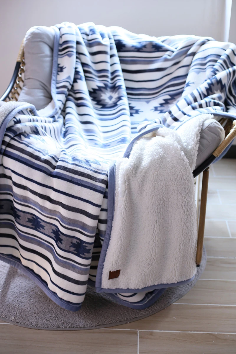 Wholesale Big Size 220*240 cm Korean Raschel Mink Blankets 1 ply 2 ply Double Bed Blanket Classical Custom Printing blankets