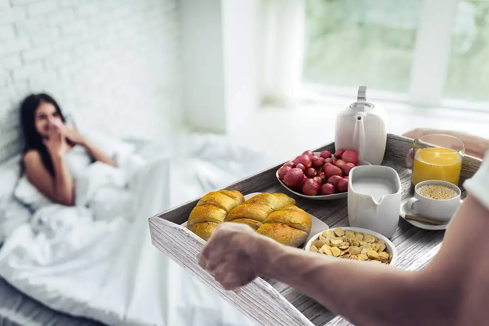 Made of High Quality Mango Wood White Distressed Food Drinks Serving Tray Rectangle Shape Customized Mango Wood Serving Tray