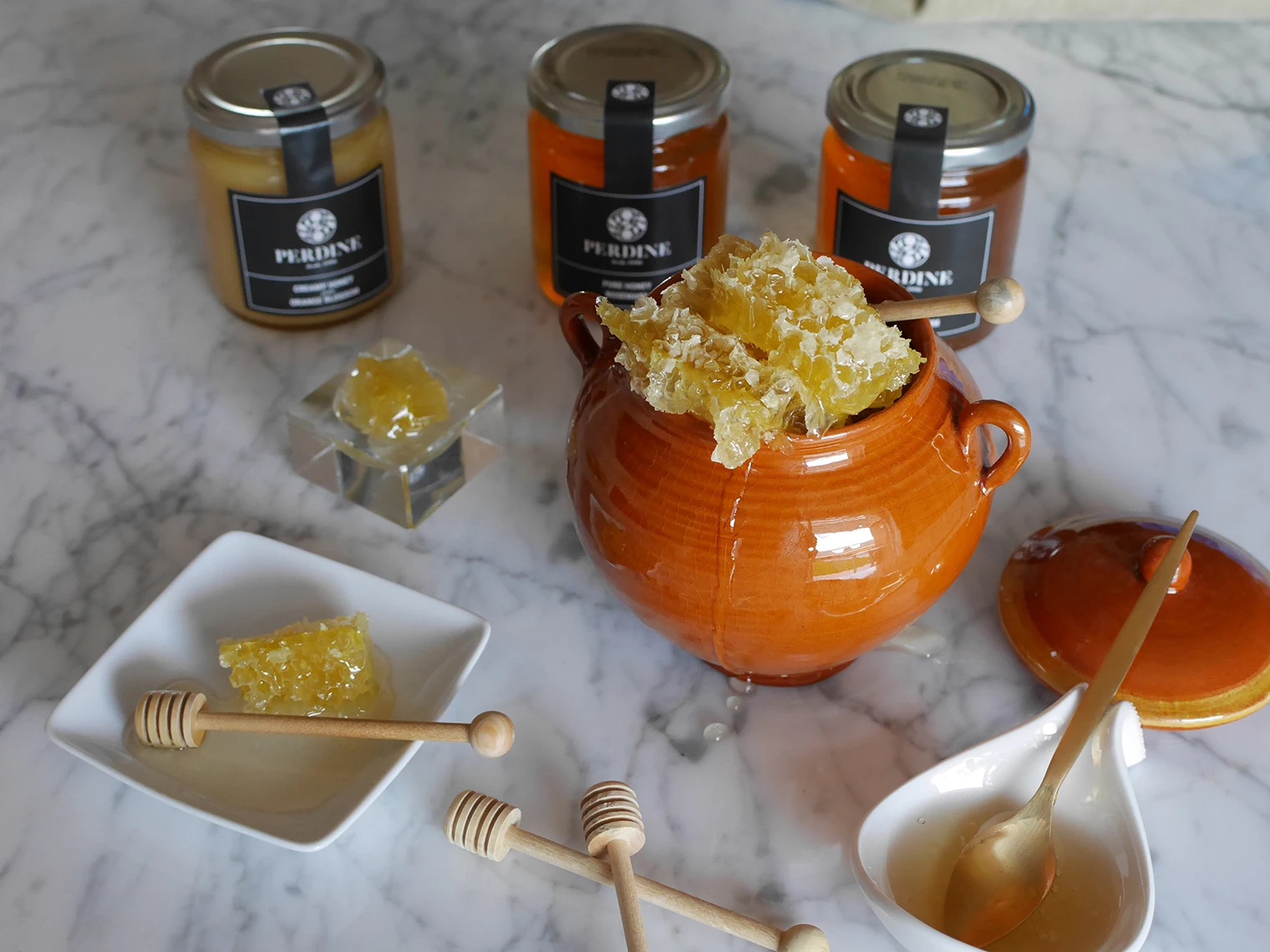 Premium Orangee Blossom Creamy Honey. Honey with a creamy texture.No preservatives. Valencia Spain.No preservatives. Sustainable