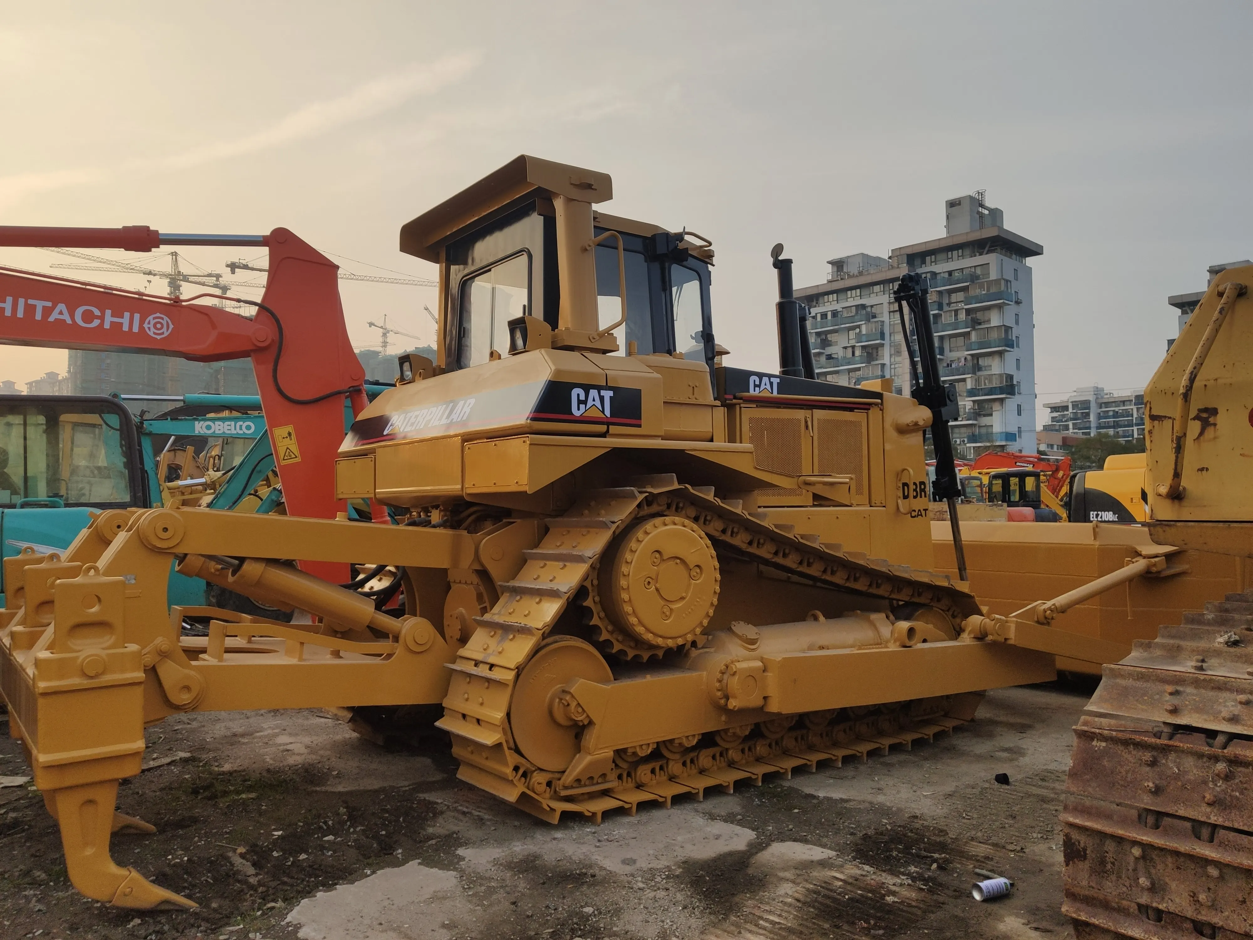 Б/у бульдозер CAT D8R оригинальная гусеница б/у Тракторная D7R D9R с хорошим двигателем
