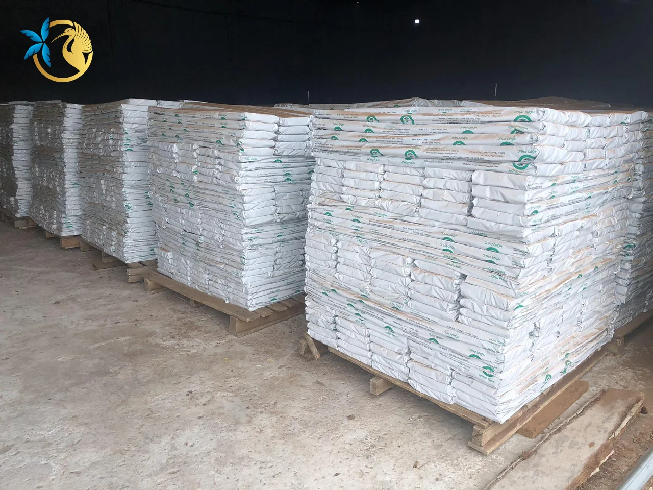 Premium Quality Customized Coco Coir Grow Bag for incubating and planting Wholesales Coco Peat from Vietnam for Greenhouses