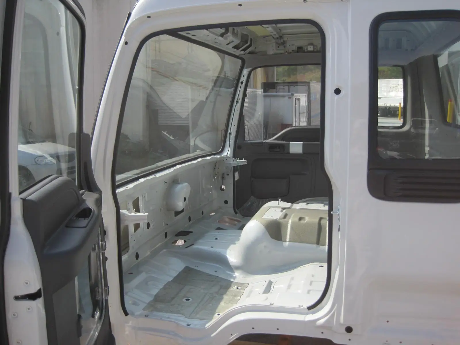 Japanese Genuine ISUZU Steel Parts Superior Used Truck Cabin