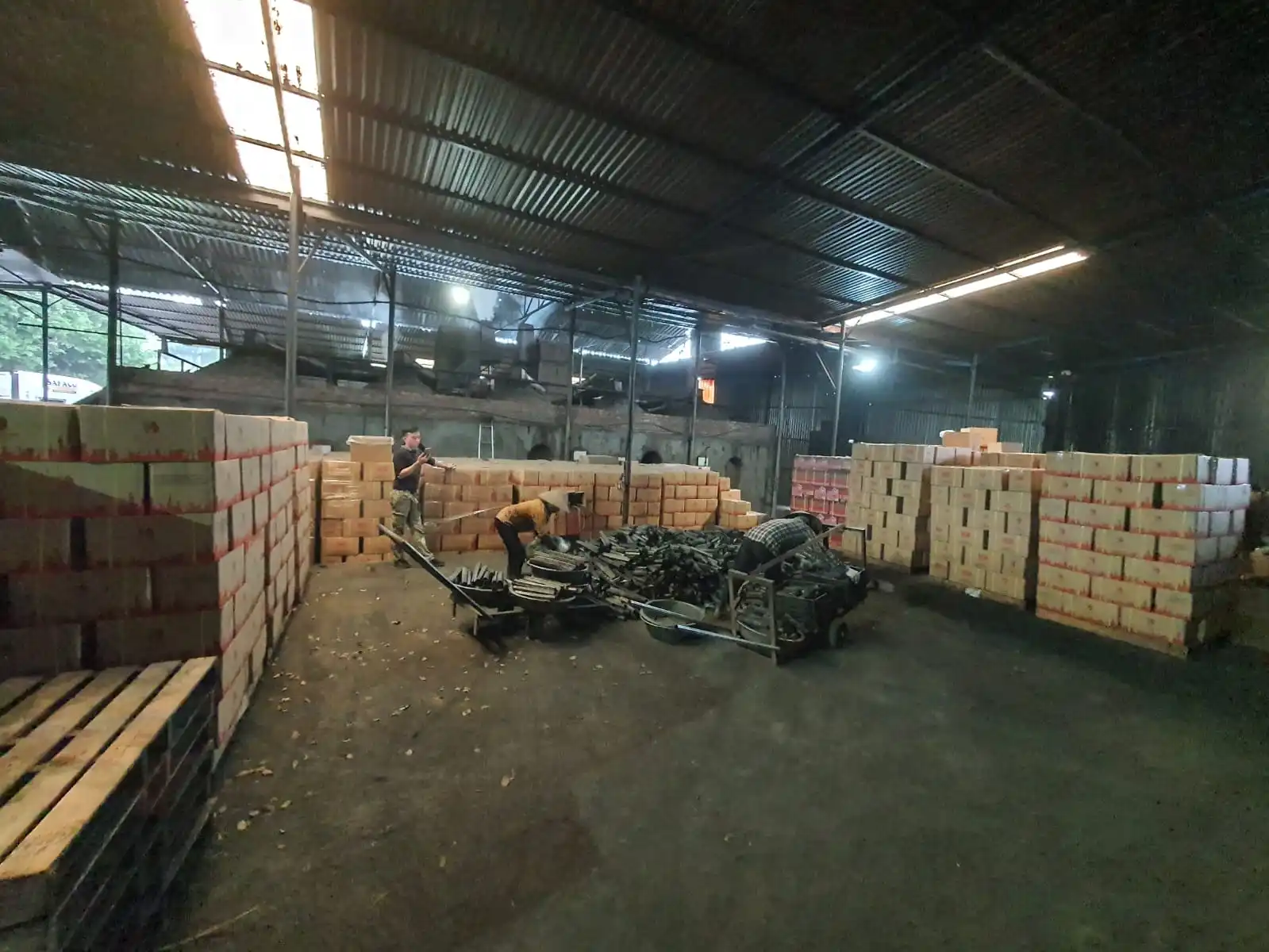 Supplier Sawdust Briquette Charcoal Hexagonal shape White Ash Long time burning  Hardwood Sawdust High heat Best quality