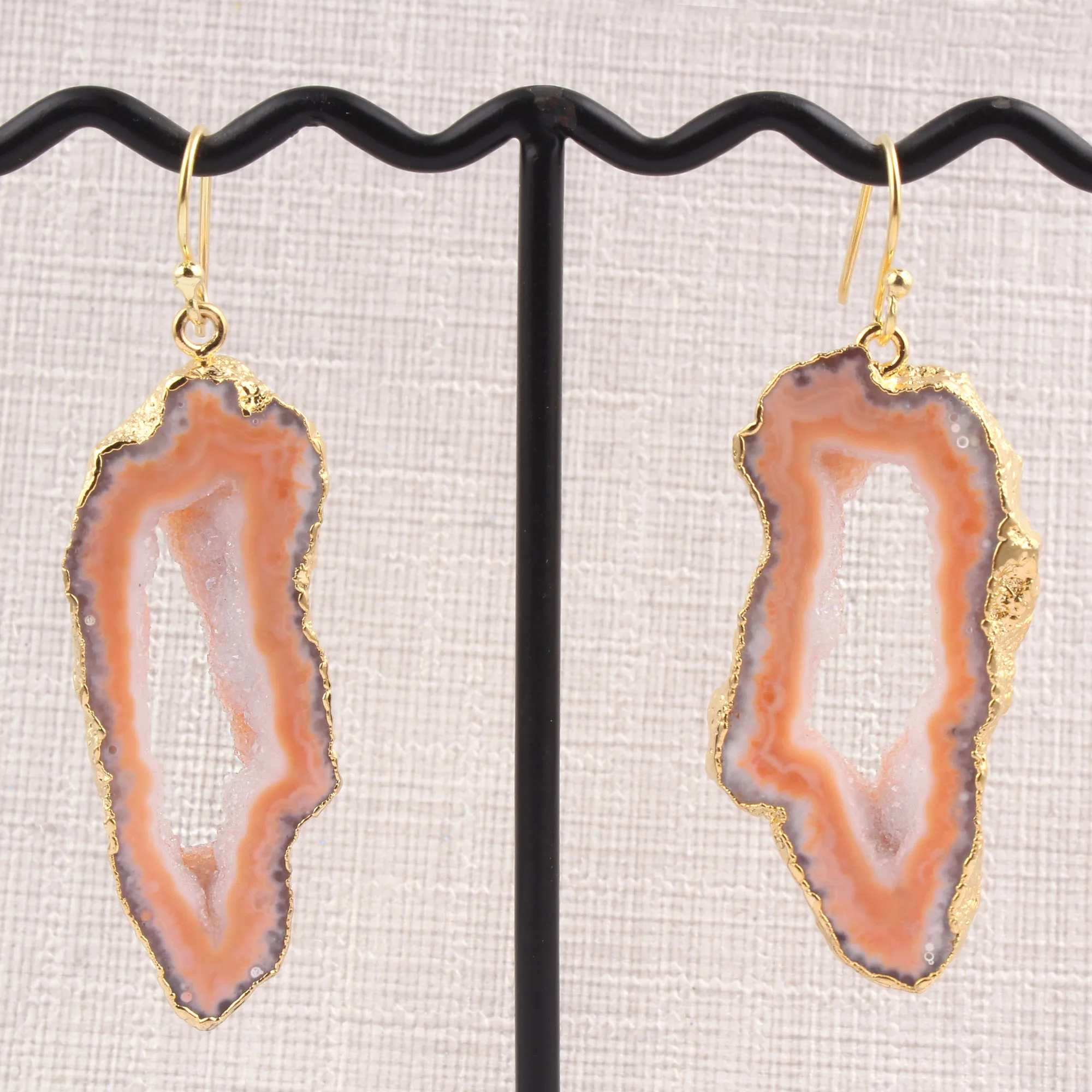 Natural geode agate slice earring gold electroplated edged hook earring wholesale genuine agate slice drop hanging earrings