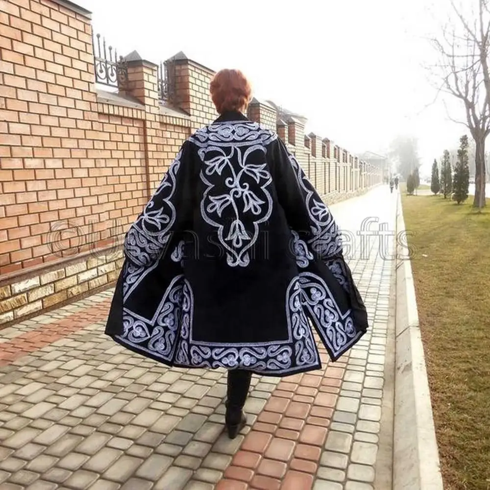 Пальто Suzani в Узбекистане OEM высокое качество Женская длинная куртка с ручной вышивкой символикой удачи и плодовитости