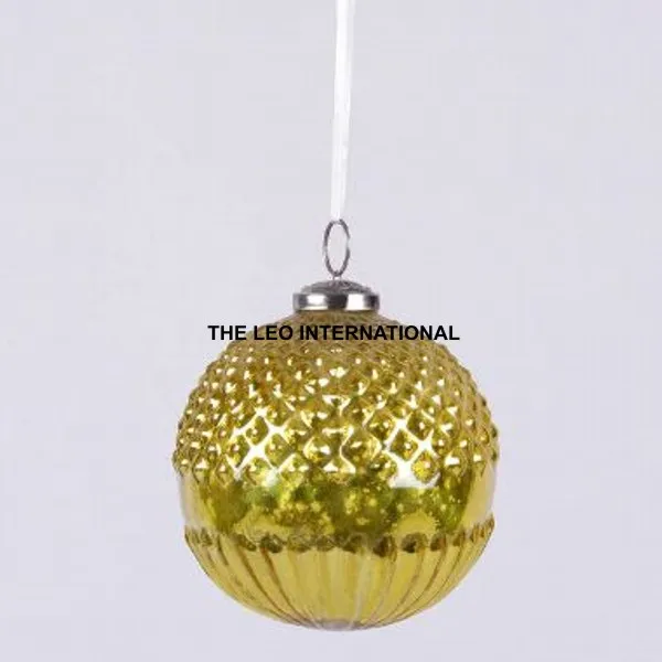 Decorating Christmas Balls Christmas Decorations