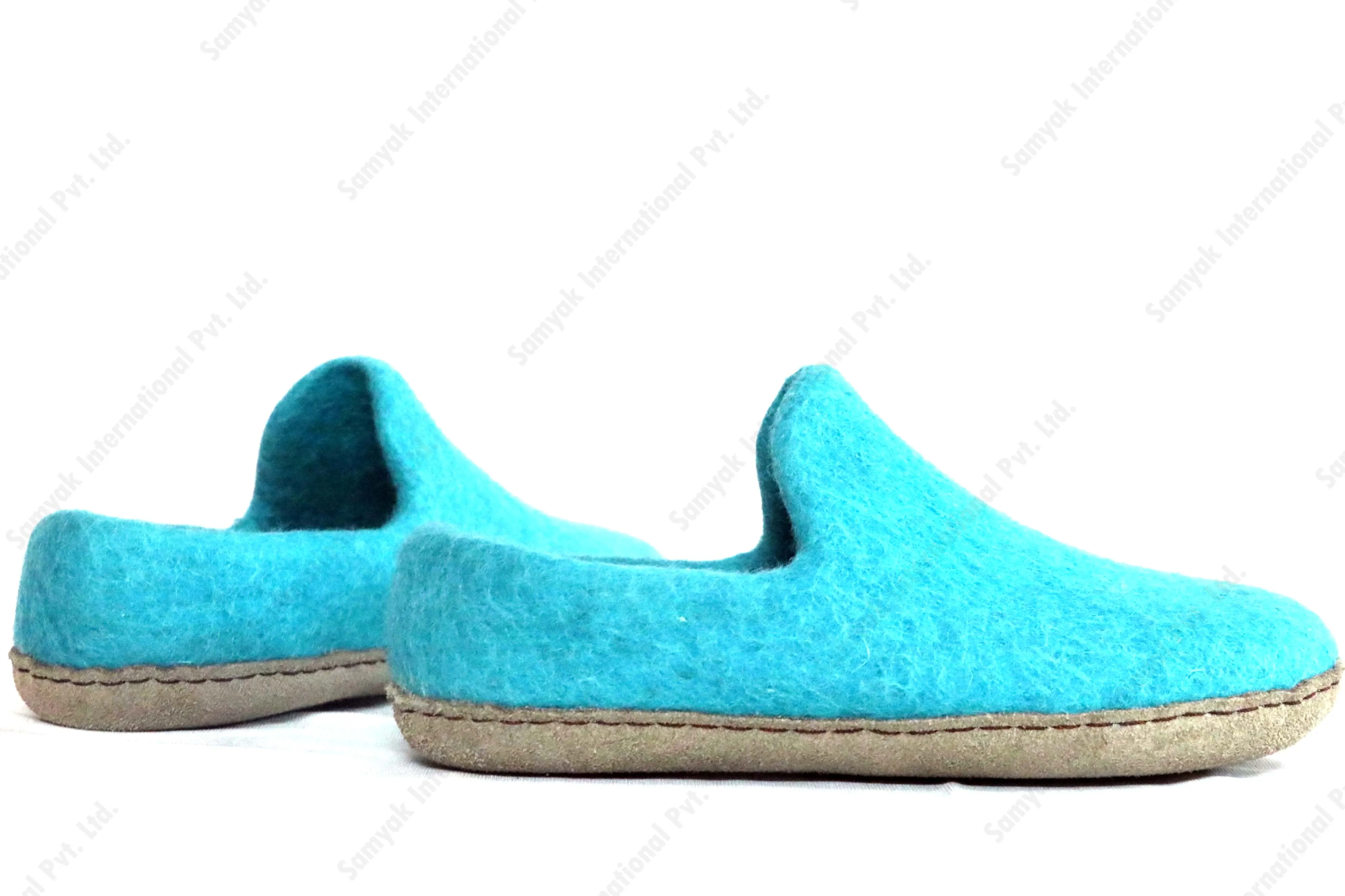 Handmade Felt slippers Unisex Mens Womens Shoes Made with Merino Wool Suitable for All Seasons