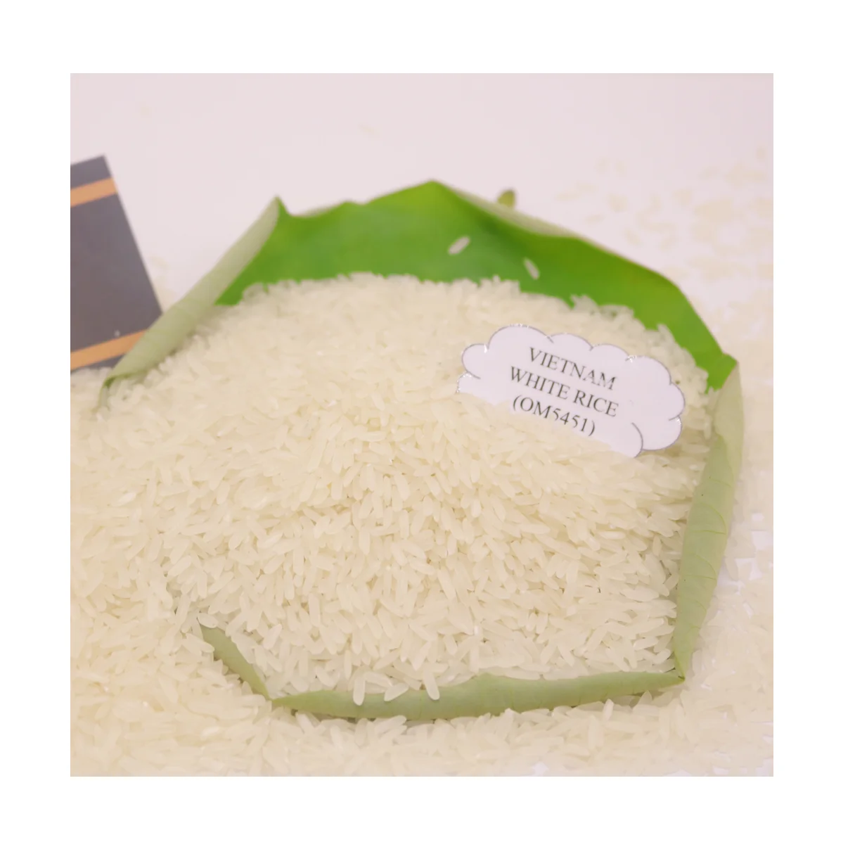 
Top selling Vietnam long grain white rice 5% broken Louis Rice (OM5451) 
