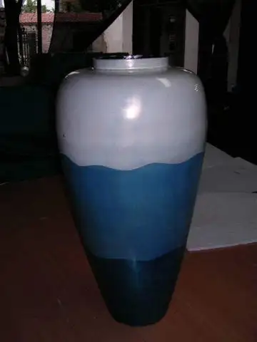 
Lacquer vase 