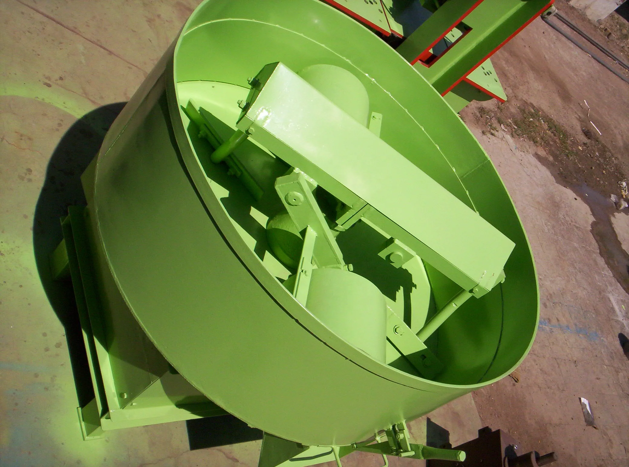 Planetary rotate pan mixer machine with electric power 3 Phase motor used for cement concrete mixing in batch production process