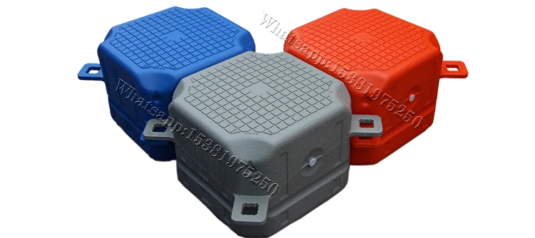 Modular floating pontoon