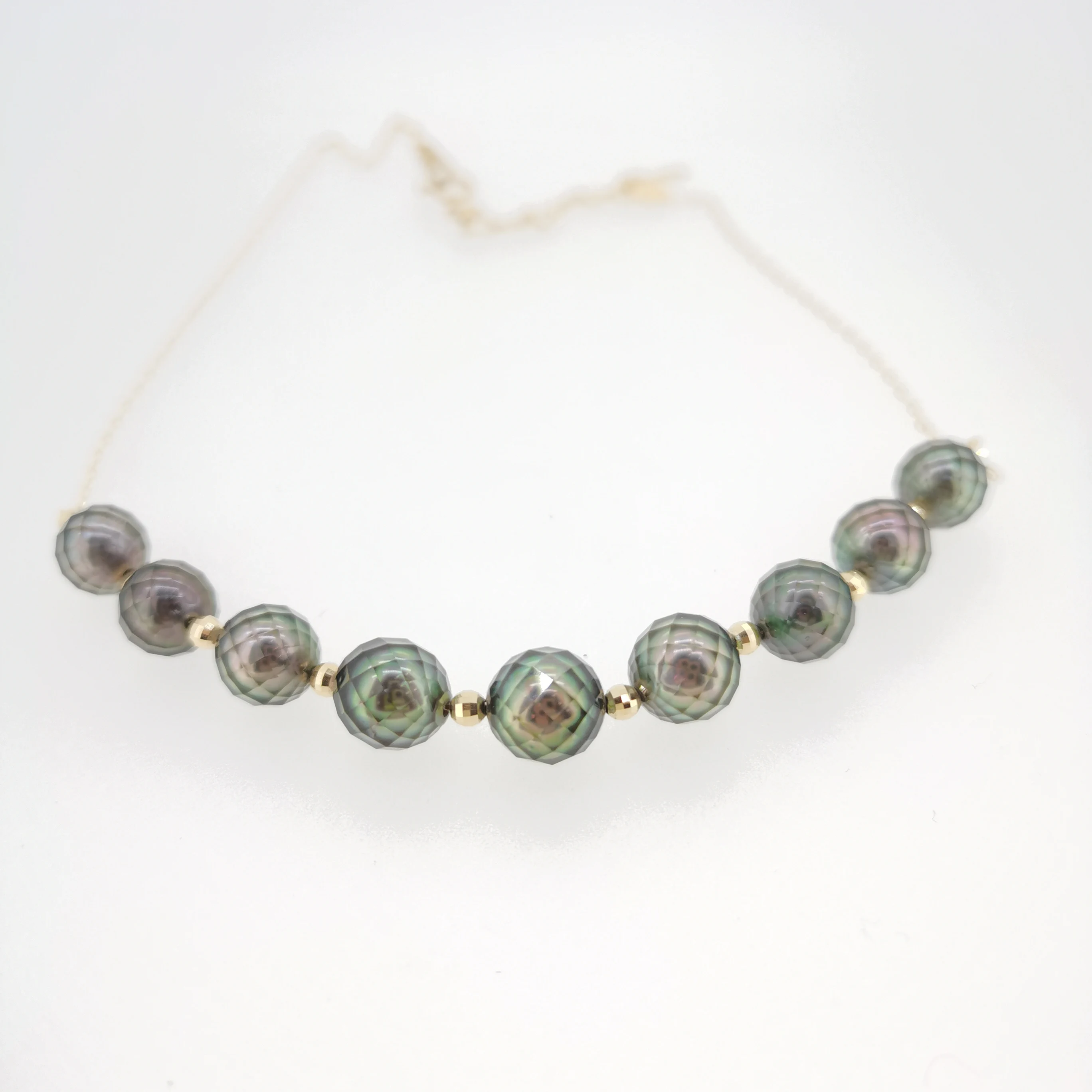 
18K gold chain with Black tahitian cut pearl necklace 