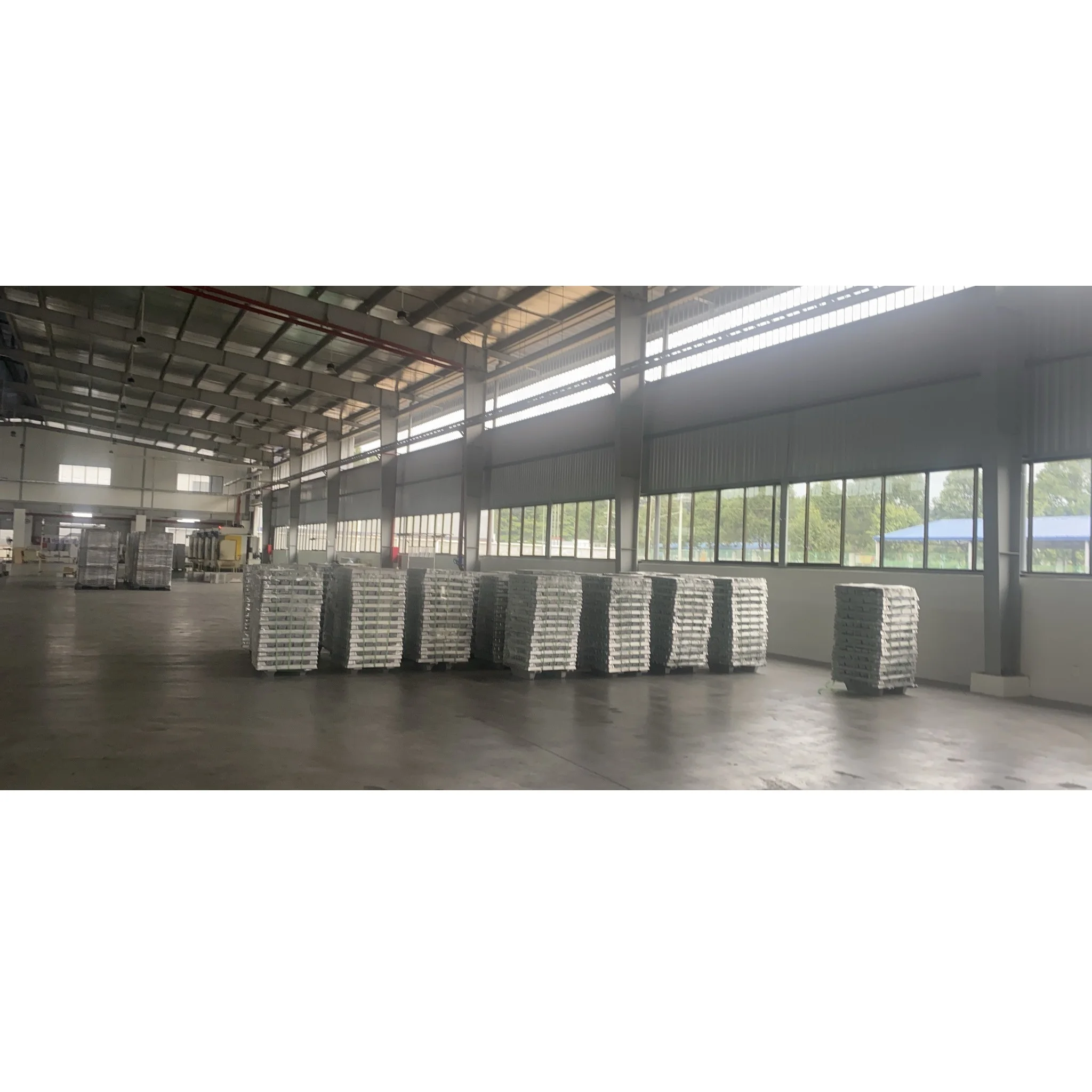 The Composition Of Aluminum Is 96% AL Purity With Embossed Surface Treatment Application For Industry