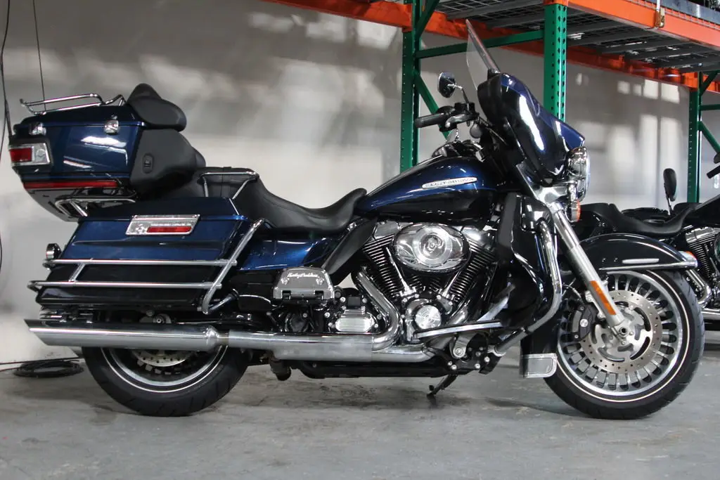 Слегка используемый 2012 Harleyy-Davidsoon FLHTK - Electra Glide Ultra